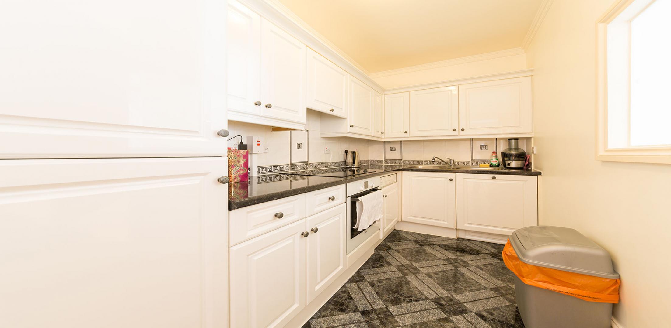 			1 Bedroom, 1 bath, 1 reception Apartment			 Broadhurst Gardens, WEST HAMPSTEAD